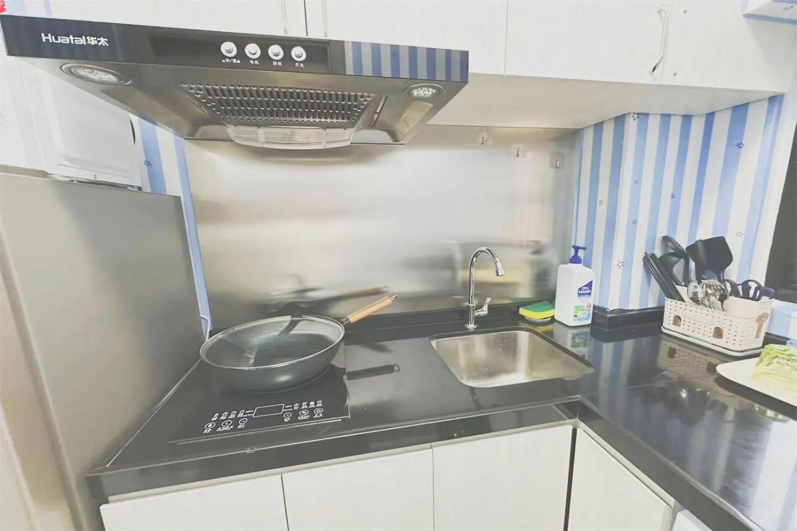Apartment Apt 4Br10Pax, 2Bar ,1Mins Mtr Hong Kong China